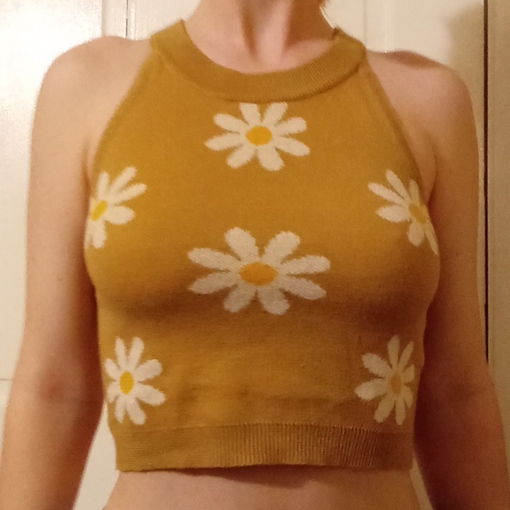 Yellow flower cropped tanktop